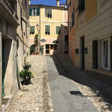 Centro Storico Tra Mare E Monti Con Giardino Cambia Annuncio * Calice Ligure